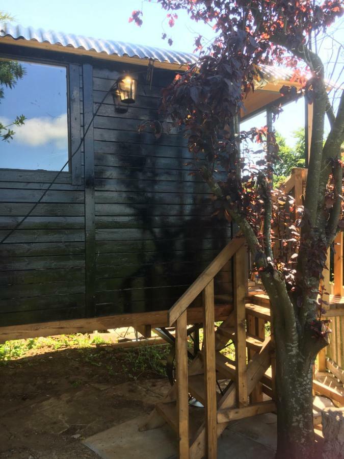 The Cherry Tree Gypsy Wagon 班伯里 外观 照片